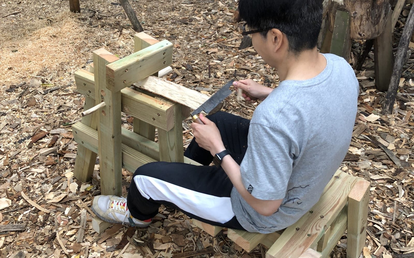 Make a spatula at Abney Park Cemetery, photographed by London Green Wood