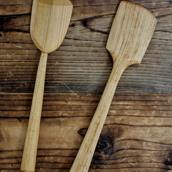 Spatula and Butter Spreader Carving Workshop, photographed by The Green Wood Guild