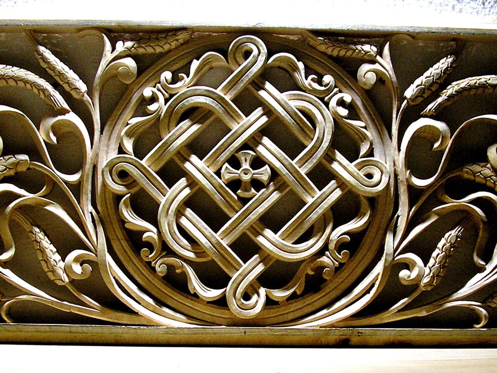 Woodcarving 1 Month Course, photographed by Woodcarving Art